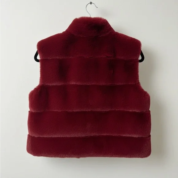 Elegant Burgundy Faux Fur Vest -Plus Size NWOT - Picture 2 of 2